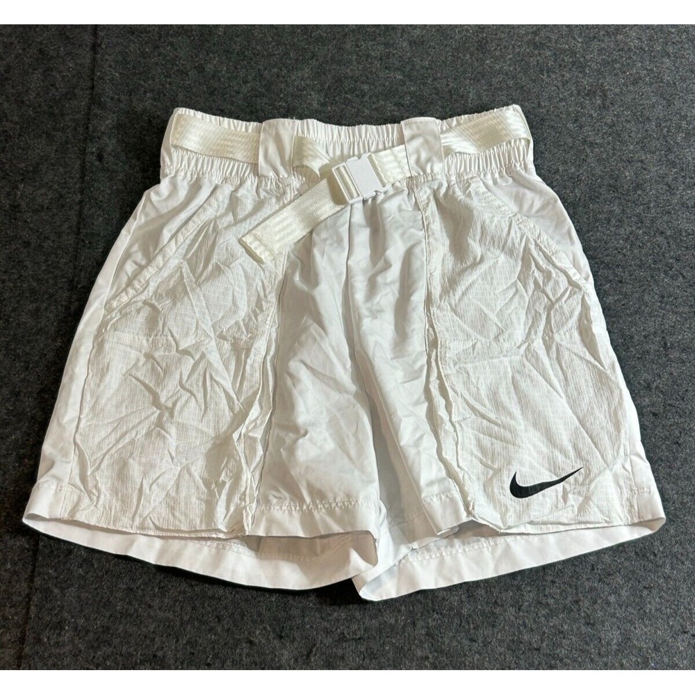 NIKE Women's SWOOSH Woven‎ BELTED Loose Fit White Shorts DD2095-100 Size XS